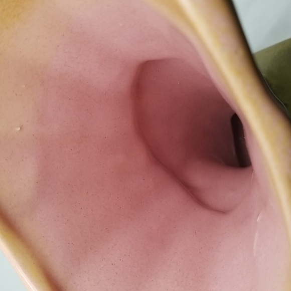 Gonder Pottery Cornucopia Vase Planter - Picture 15 of 15